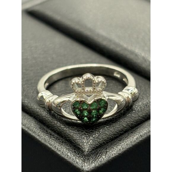 New Condition Sterling Silver Green Cubic Zirconia Ring Claddagh Size 7 - Picture 9 of 11